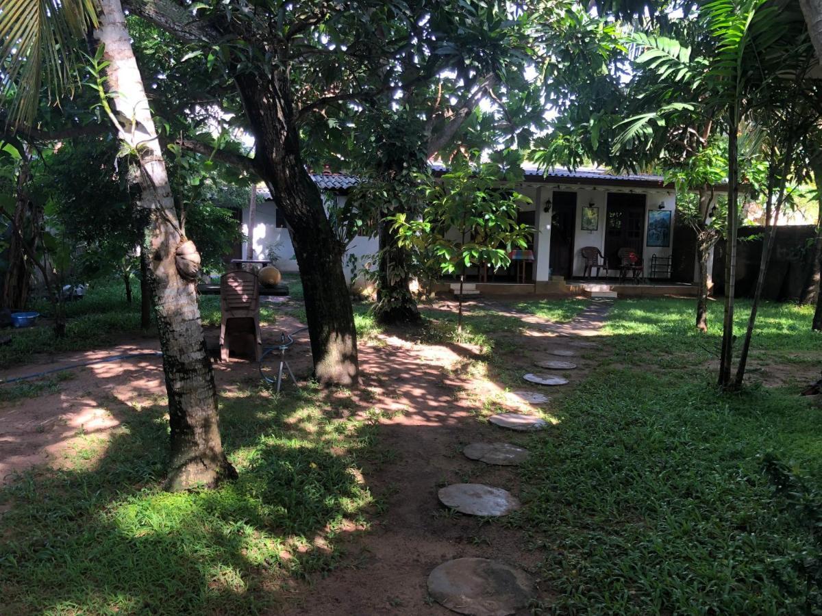 Sylvester Villa Hostel Negombo Buitenkant foto