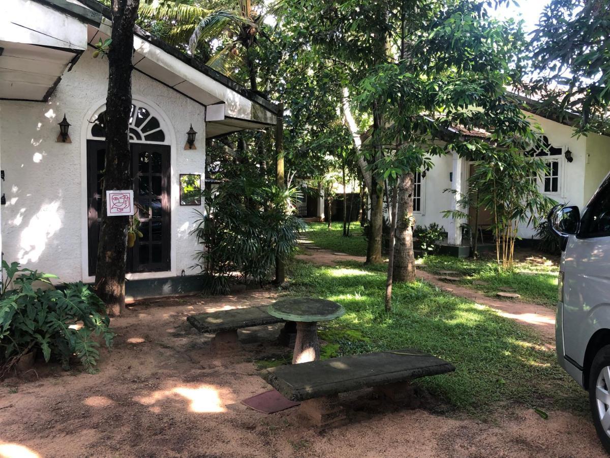 Sylvester Villa Hostel Negombo Buitenkant foto