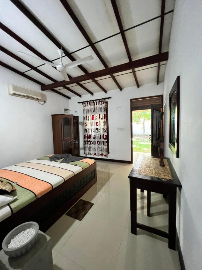 Sylvester Villa Hostel Negombo Buitenkant foto