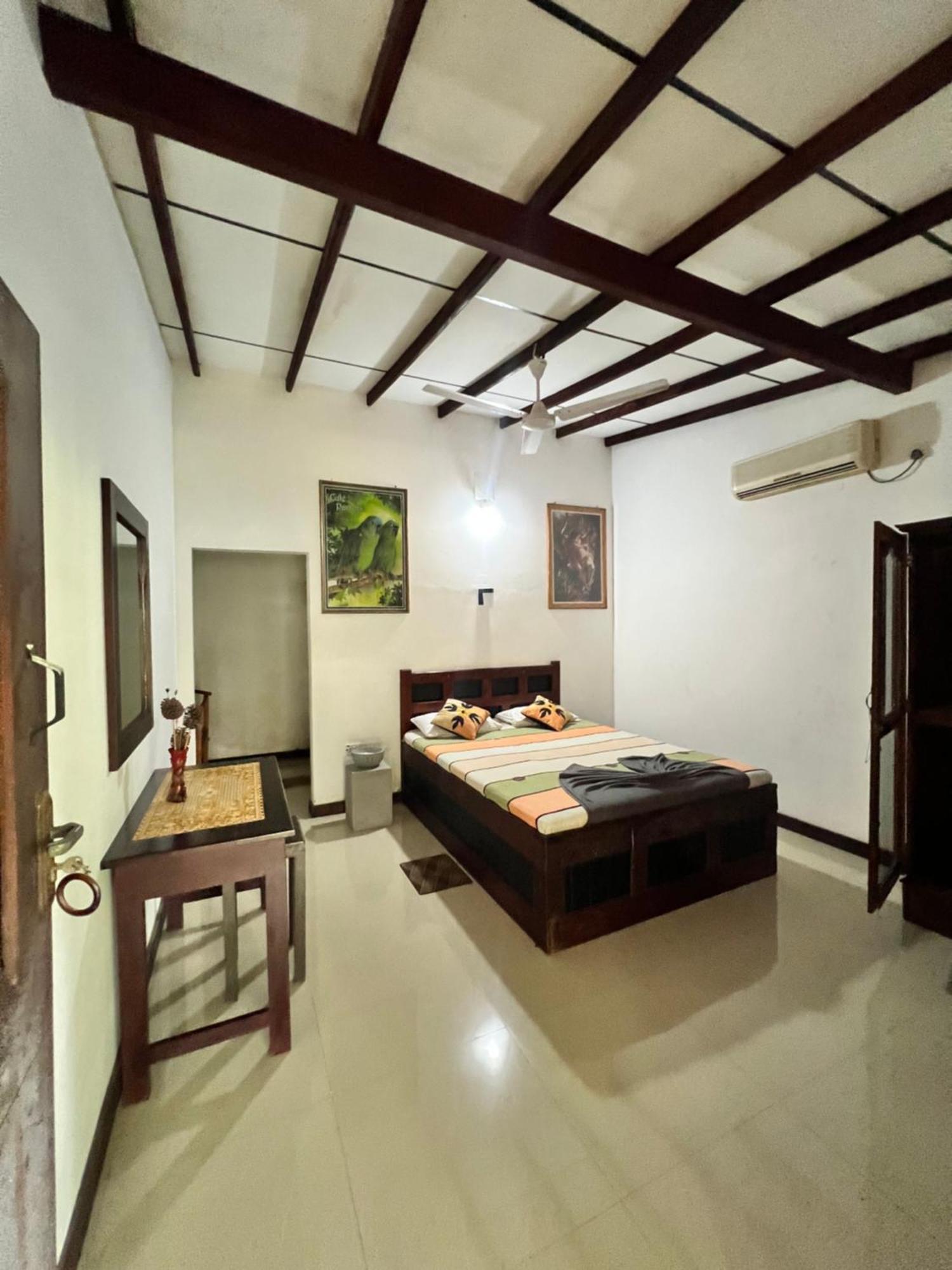 Sylvester Villa Hostel Negombo Buitenkant foto